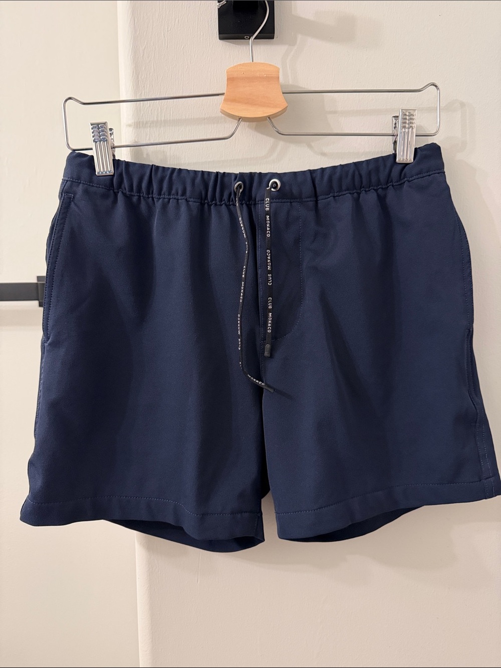 Club Monaco Men's Navy Athletic Performance 5” Shorts